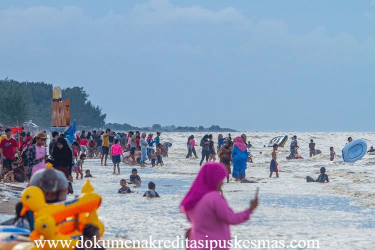 Menikmakti 6 Wisata Pantai Karawang Yang Mempunyai